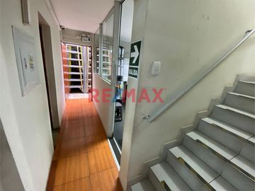 ID: 1122295 Casa De 4 Pisos A 2 Cuadras Del Open Plaza De Angamos (Uso Residencial O Administrativo)