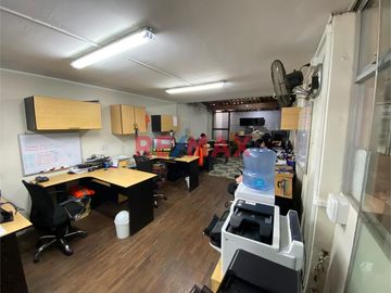 ID: 1122295 Casa De 4 Pisos A 2 Cuadras Del Open Plaza De Angamos (Uso Residencial O Administrativo)