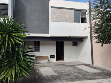 Casa en venta, Residencial Capellanía, Apodaca, cerca del centro