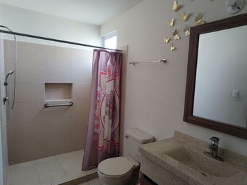 Casa en venta, Residencial Capellanía, Apodaca, cerca del centro