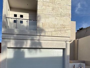 Casa Nueva en Venta fracc. Lomas Universidad  $5,400,000.
