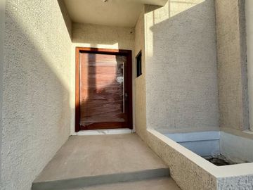 Casa Nueva en Venta fracc. Lomas Universidad  $5,400,000.