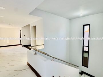 Casa Nueva en Venta fracc. Lomas Universidad  $5,400,000.
