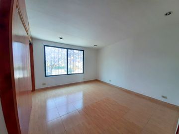 CASA EN VENTA EN PUEBLA PARA FAMILIA GRANDE EN ZONA CENTRICA CERCA DEL HOSPITAL IMSS LA MARGARITA