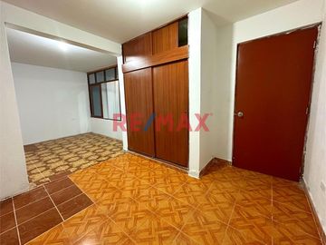 ¡Oportunidad Única de Inversión! Edificio en venta en la URB. CANTO REY - SJL