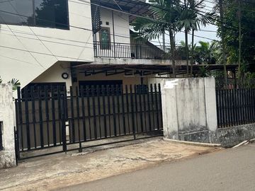 Rumah Bonus Kosan dekat Kampus Binus Kemanggisan siap pakai hanya 15 M nego