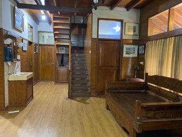 Rumah Klasik Jati Dikawasan Sejuk Cigadung Dago Bandung