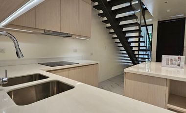 Spacious 3 – Storey Town Villa For Sale In San Fernando, Pampanga
