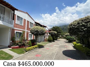 Se vende Casa en Conjunto Cerrado Nuevo Pinares, Piedecuesta Santander