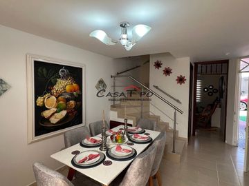 Se vende Casa en Conjunto Cerrado Nuevo Pinares, Piedecuesta Santander