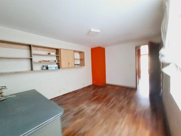 VENTA DE CASA EN VILLA MARIA DEL TRIUNFO CRCA AL TREN EN AV EL SOL