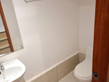 VENTA DE CASA EN VILLA MARIA DEL TRIUNFO CRCA AL TREN EN AV EL SOL