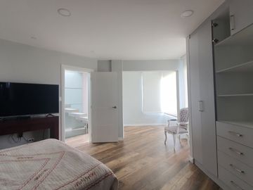 Venta Casa Moderna en Cumbayá Urbanización Yanazarapata, 277 m² útil,  total 451 m2, Precio $310.000