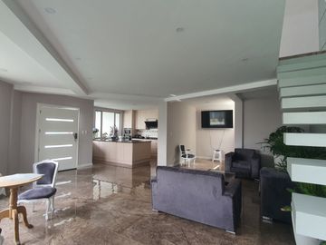 Venta Casa Moderna en Cumbayá Urbanización Yanazarapata, 277 m² útil,  total 451 m2, Precio $310.000
