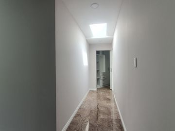 Venta Casa Moderna en Cumbayá Urbanización Yanazarapata, 277 m² útil,  total 451 m2, Precio $310.000
