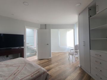 Venta Casa Moderna en Cumbayá Urbanización Yanazarapata, 277 m² útil,  total 451 m2, Precio $310.000