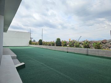 Venta Casa Moderna en Cumbayá Urbanización Yanazarapata, 277 m² útil,  total 451 m2, Precio $310.000