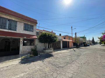 CASA EN VENTA EN BOSQUES DE ECATEPEC, ECATEPEC DE MORELOS