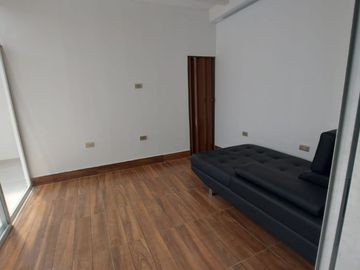 Samborondon, venta de lindo departamento 2 dormitorios con patio