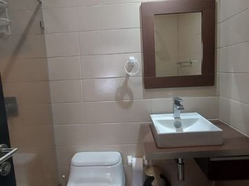 Samborondon, venta de lindo departamento 2 dormitorios con patio