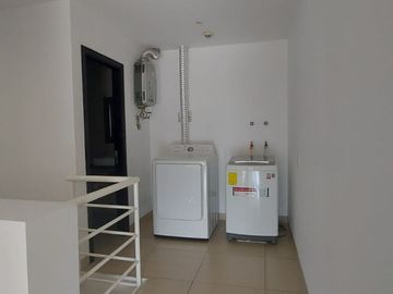 Samborondon, venta de lindo departamento 2 dormitorios con patio