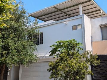 SE VENDE CASA EN MISION DE ANAHUAC, ESCOBEDO