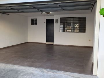 SE VENDE CASA EN MISION DE ANAHUAC, ESCOBEDO