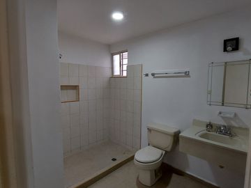 SE VENDE CASA EN MISION DE ANAHUAC, ESCOBEDO