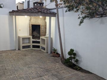 SE VENDE CASA EN MISION DE ANAHUAC, ESCOBEDO