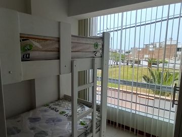 Triplex de estreno con piscina en Punta Hermosa – ¡Vive frente a parque!