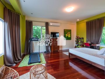 Exquisite Home with Grand Features and Outdoor Bliss in Maria Luisa Park