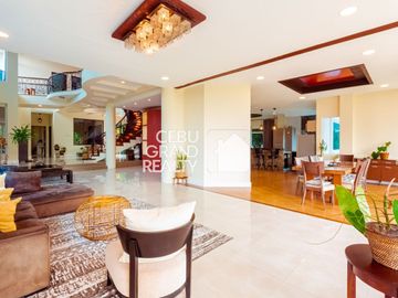 Exquisite Home with Grand Features and Outdoor Bliss in Maria Luisa Park
