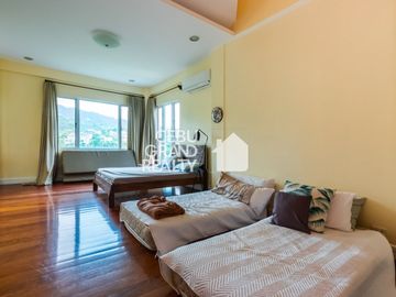 Exquisite Home with Grand Features and Outdoor Bliss in Maria Luisa Park