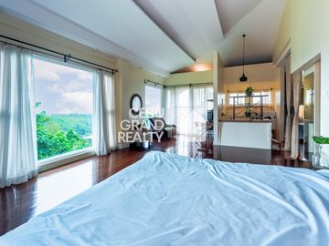 Exquisite Home with Grand Features and Outdoor Bliss in Maria Luisa Park