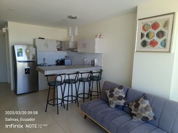 VENDO DEPARTAMENTO EN EDIFICIO  CAMBORIU SUITES ,SALINAS, SANTA ELENA