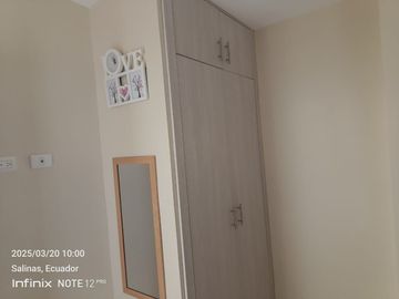 VENDO DEPARTAMENTO EN EDIFICIO  CAMBORIU SUITES ,SALINAS, SANTA ELENA