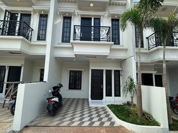 For Sale Houses in an American Classic Cluster in Jagakarsa, South Jakarta