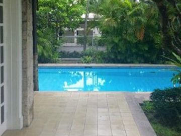 Luxurious BELOW-Market Value Well-Maintained House for SALE  in Dasmariñas Village, Makati City