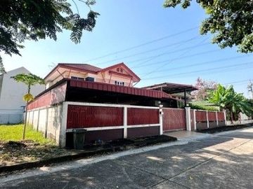 บ้าน ซอยอัญมณี 9/6 ถนนพุทธมณฑลสาย 3 ตลิ่งชัน  กรุงเทพ ใกล้ทางด่วนศรีรัช หมู่บ้านกฤกษดานคร 18