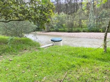Oportunidad Finca en venta con 7.5 hectáreas de terreno y elegante casa a 8km de Gualaceo