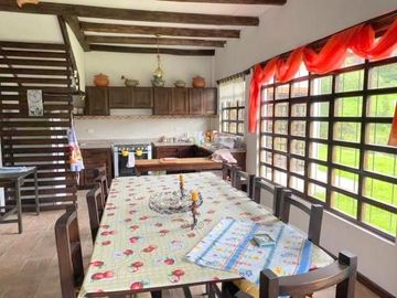 Oportunidad Finca en venta con 7.5 hectáreas de terreno y elegante casa a 8km de Gualaceo