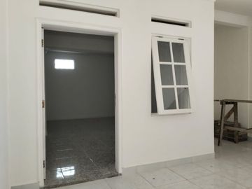 Rumah Dijual di Cimandiri Bintaro Bagus dan ada kolam renang