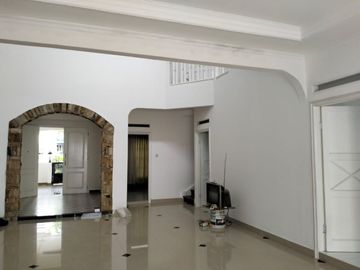 Rumah Dijual di Cimandiri Bintaro Bagus dan ada kolam renang