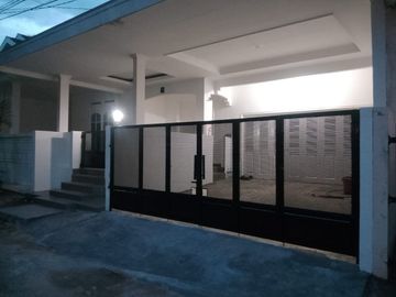Rumah Dijual di Cimandiri Bintaro Bagus dan ada kolam renang