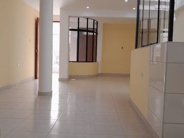 ALQUILER DEPARTAMENTO CHOSICA COOP. PABLO PATRON 2DO PISO S/COCHERA