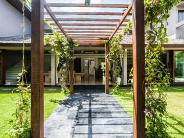 For Sale: Luxurious 4-Bedroom Villa in Central Seminyak Near the Beach – Perfect for Investment