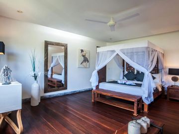 For Sale: Luxurious 4-Bedroom Villa in Central Seminyak Near the Beach – Perfect for Investment