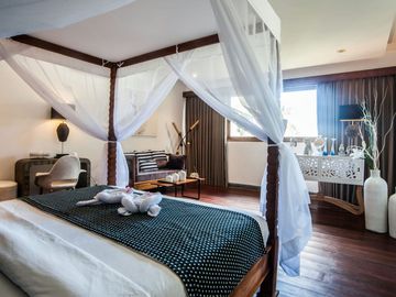 For Sale: Luxurious 4-Bedroom Villa in Central Seminyak Near the Beach – Perfect for Investment