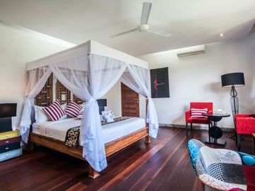 For Sale: Luxurious 4-Bedroom Villa in Central Seminyak Near the Beach – Perfect for Investment