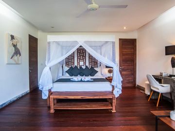 For Sale: Luxurious 4-Bedroom Villa in Central Seminyak Near the Beach – Perfect for Investment